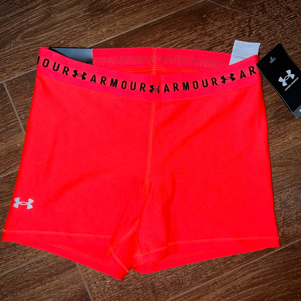 NWT Under Armour size Medium